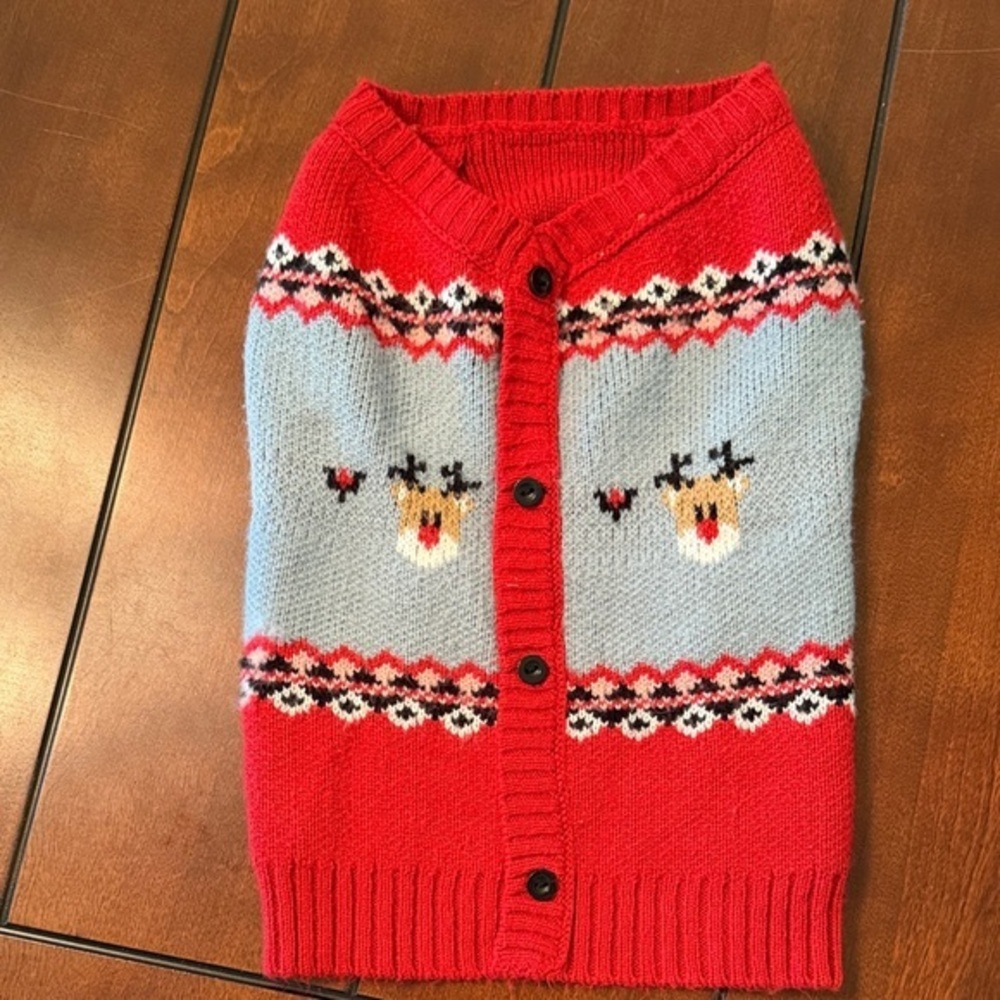❤️3 for $15!❤️ 
Red and Blue Festive Dog Sweater